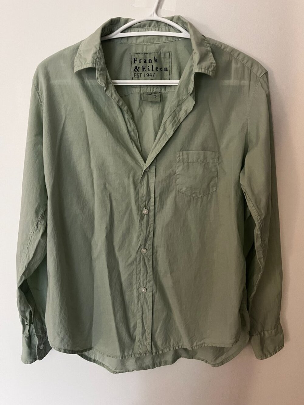 NWOT FRANK & EILEEN Eileen 100% Cotton Button Up Shirt XS Light Sage Green